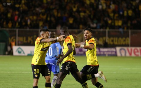 En la primera etapa, Barcelona empató 1-1 en la visita a Macará.