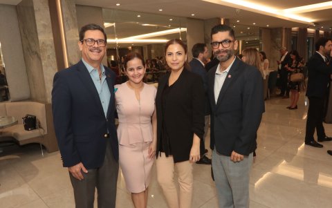 Francisco Alemán, Laura Zambrano, Ana Luisa Vélez y César Espinoza.