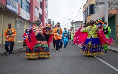 Esta fiesta es en honor  a la Virgen de la Merced, mientras que en noviembre es por la independencia de Latacunga.