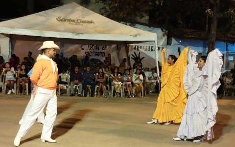 E festejo se da para tratar de rescatar las tradiciones de lso antepasados.