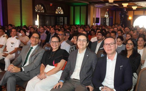 La jornada inició con la intervención de Daniel Marote, especialista en marketing digital y fundador de Be Like Water