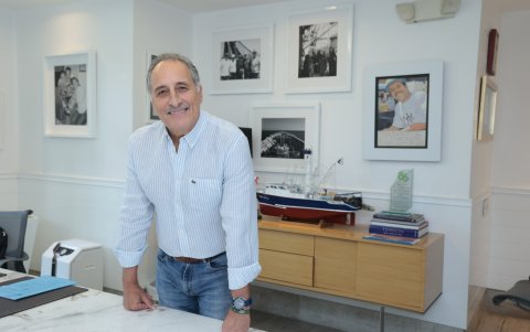 De sus padres heredó la vocación de servicio.