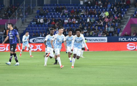 Ruiz Gómez logró el gol de Emelec ante Independiente.