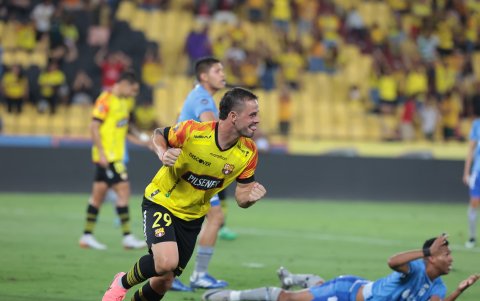 Octavio Rivero y sus goles ante Macará.