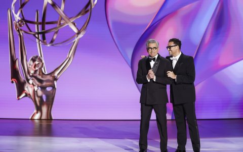 Eugene y Dan Levy fueron los presentadores en la gala del 15 de septiembre.