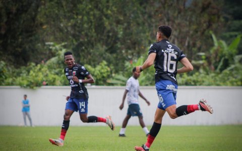 Los jugadores chullas en uno de sus últimos partidos disputados.