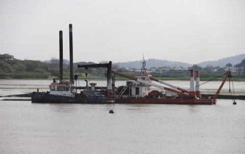 EXPRESO visitó el área donde se encuentra la draga para constatar su funcionamiento.