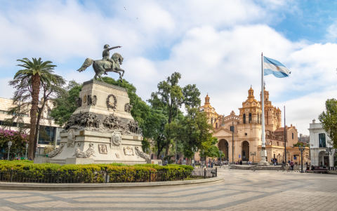 Córdoba es la ciudad más grande de Argentina y la segunda más poblada, después de Buenos Aires.