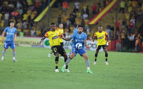 En la segunda etapa del torneo, Barcelona está a tres unidades del líder Liga de Quito.