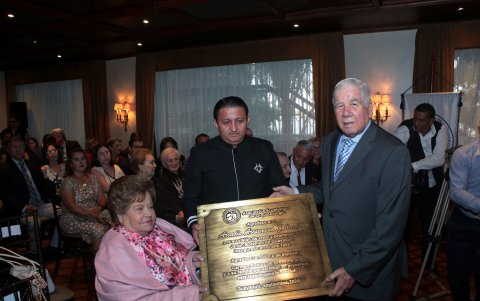 Arcadio Arosemena Gallardo  y  Carmen Robles de Arosemena fueron reconocidos por su visión de crear y promover el Jardín Botáncio de Guayaquil” y, como familia, por “su labor de preservar este legado para la ciudad”.