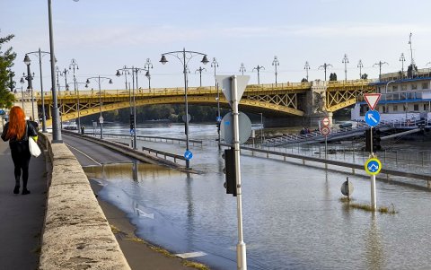 Cercanías del puente Margarita de Budapest, donde se espera que el Danubio alcance alturas máximas el sábado.
