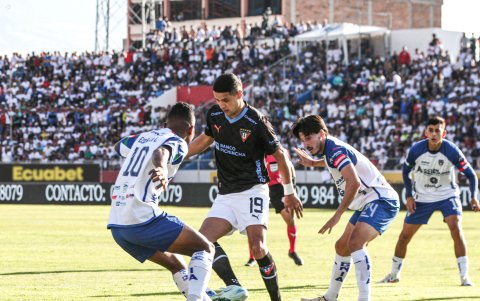 Imbabura se dio un paseo ante Liga de Quito con 4 goles.