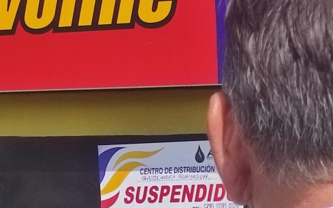 El Gobierno colocó sellos de suspensión en la gasolinera.