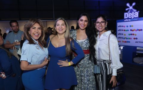 Mirtha Cabanilla, Katya Espinoza, Priscila Güilcapi y Mafer Segovia.