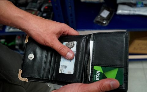 Las billeteras son de los artículos que más se extravían. Si los usuarios tienen habilitada su cuenta ciudad, es más fácil para el personal localizarlos.