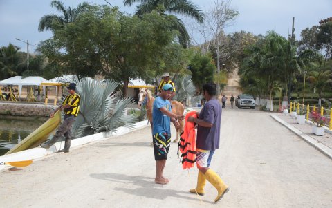 Está ubicado en la comuna Limoncito, en el kilómetro 30 vía a la costa. Aquí se puede practicar kayak.