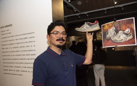 En la muestra, el artista Jorge Ruiz recoge algunas de sus piezas más emblemáticas.