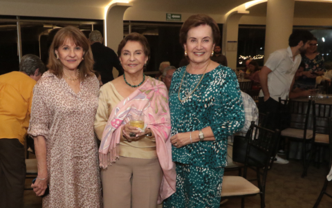 Rosa Ripalda, Teresa de Dillon y Carmen de García.