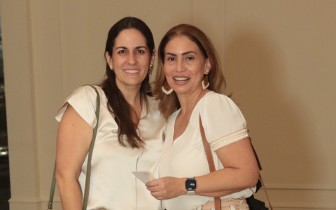 Cecilia Sierra y Luly Arosemena.