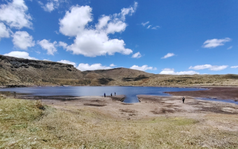Laguna de Salay,ambo es una de las principales fuentes de abastecimiento para la central hidroeléctrica de Latacunga.
