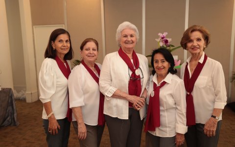 Magdalena Garzón, Eliana del Hierro, Beatriz Vergara, Patricia Landín y Kristell Brittner.