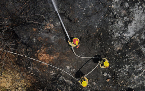 Bomberos en la zona del parque de Guápulo