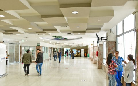 En una de las salas UCI del hospital se llevó a cabo el matrimonio