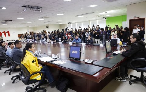 Autoridades reunidas en la sesión del COE Nacional.