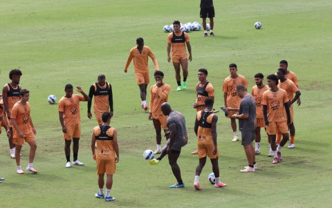 Los juveniles de Barcelona durante el entrenamiento.