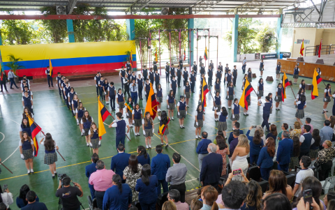 El colegio IPAC también llevó a cabo su ceremonia de juramento a la bandera.