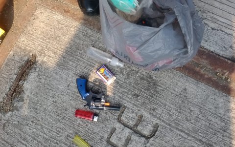 Elementos que se les halló al sujeto ahora detenido.