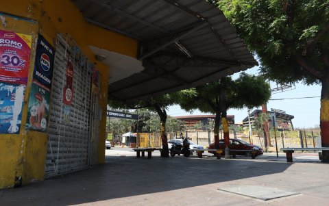 En la década de los 90s futbolistas históricos como José Gavica, Jimmy Montanero y Raúl Noriega solían pasar a comprar refrescos o snacks luego de sus prácticas.
