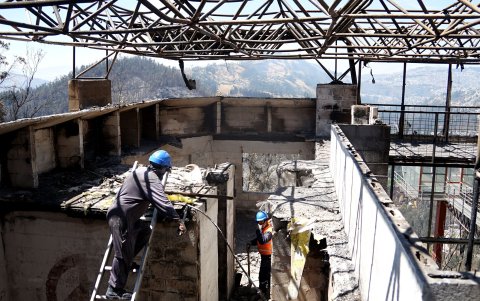 La casa de la familia Moya se destruyó por completo producto del incendio forestal que afectó al sector de Bellavista Alta