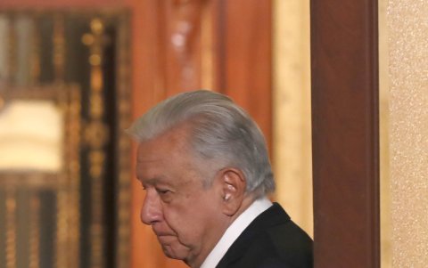 AMLO considera una falta de respeto decirle a Sheinbaum que 