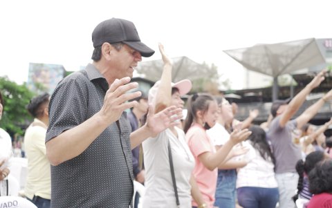 Festival. Anualmente se reúnen miles de creyentes en un festival familiar.