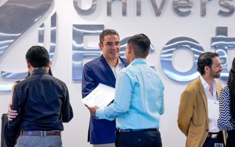 Jóvenes de Samborondón forjan su futuro con becas académicas