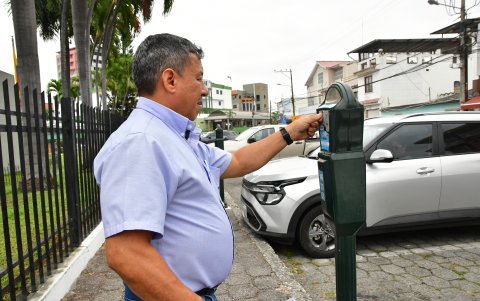 En la calle Crotos se encuentran parquímetros.