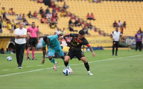 Barcelona ante Libertad un empate 0-0 que perjudica al equipo amarillo.