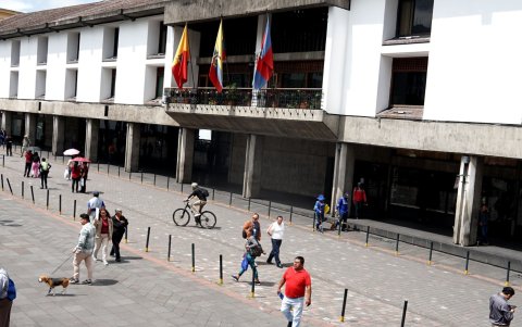 El 5 de diciembre del 2023, el Concejo Metropolitano de Quito aprobó el presupuesto para el 2024, que alcanza los 986 millones de dólares.