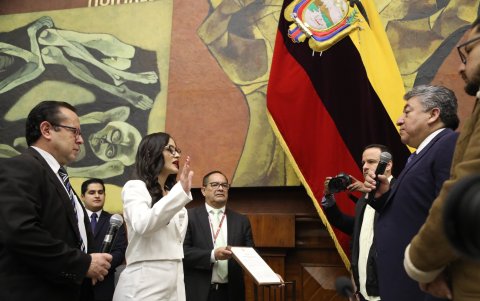 Viviana Veloz juró como presidenta de la Asamblea Nacional en la sesión 968.