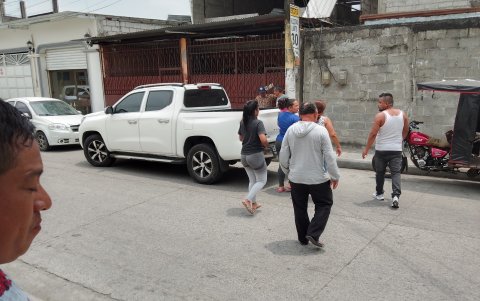 Varios moradores dejaron sus platos y salieron de sus casas