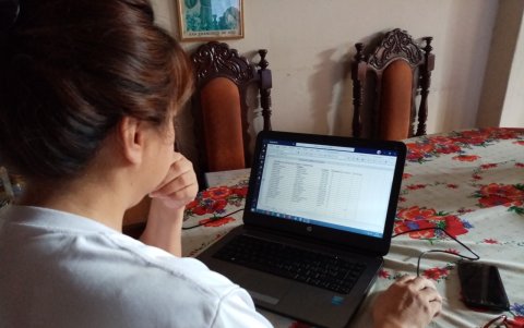 Las personas que teletrabajan padecen mucha frustración por los cortes de energía.