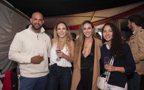 Tony Florence, Carmen Larrea, Carolina Larrea y Gabriela Arroyo.