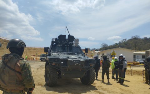 Las Fuerzas Armadas también se hizo presente en las obras.