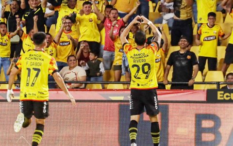 Octavio Rivero el goleador de Barcelona que tiene problemas de salud.