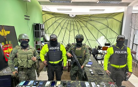 Objetos prohibidos que fueron encontrados en las celdas.