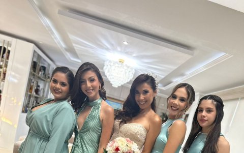 La novia con las damas.