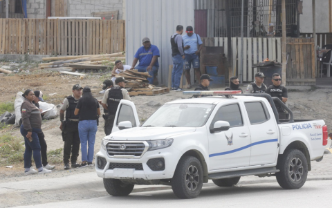 La Policía Nacional acudió al lugar del trágico suceso, en la cabecera parroquial de La Aurora.