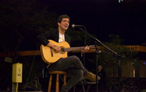 El recital del cantante se llevará a cabo en el Teatro San Gabriel de la capital.