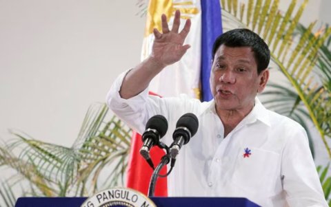 El expresidente filipino Rodrigo Duterte habla en Manila el 29 de agosto de 2017.